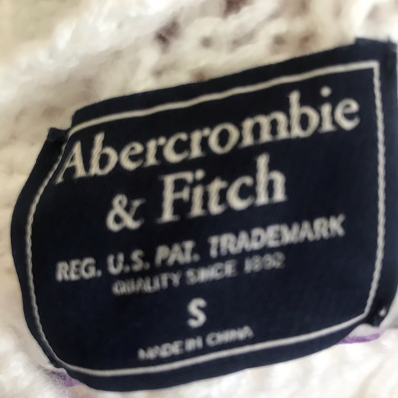 Abercrombie Woman Sm NWT Fuzzy Mock Cream Sweater - Picture 5 of 13